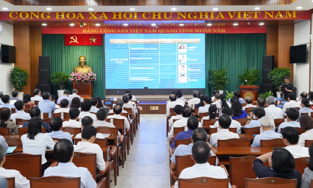 Thử thách lãnh đạo cấp cao tại bệnh viện chuyên khoa: Không phải chuyên khoa nhưng bản lĩnh xuất sắc