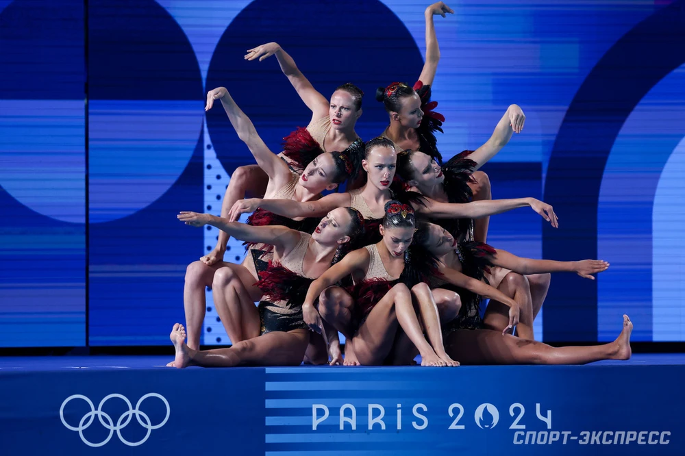 Đội bơi nghệ thuật Canada.