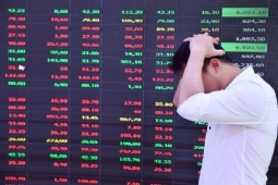 Kinh doanh - Rót tiền tỷ vào sân chơi nóng, nhà đầu tư choáng váng “mất trắng gần nửa tài sản”