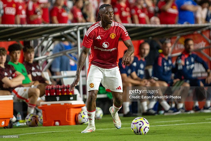 Wan-Bissaka muốn được MU trả tiền mới ra đi