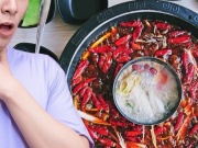 Sức khỏe đời sống - Sơ suất khi ăn lẩu khiến người đàn ông ho suốt 2 năm, tưởng mắc ung thư