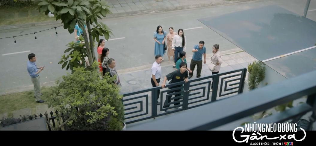 “Những nẻo đường gần xa” tập 51: Bảo bị nhóm người mà Ngọc lừa tiền đầu tư “tương tác” - 2