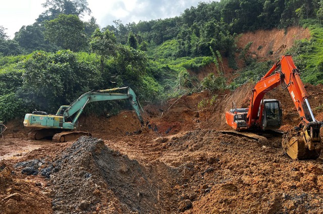 Mưa lũ gây hư hỏng nhiều đoạn đường quốc lộ ở Hà Giang, đe dọa trực tiếp đến an toàn tính mạng của người tham gia giao thông