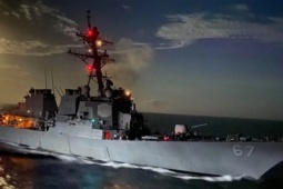 Thế giới - Houthi tuyên bố nã tên lửa đạn đạo vào tàu chiến Mỹ