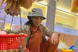 Bạn trẻ - Cuộc sống - Bỗng dưng nổi tiếng vì ngủ gật trong khi bán hàng
