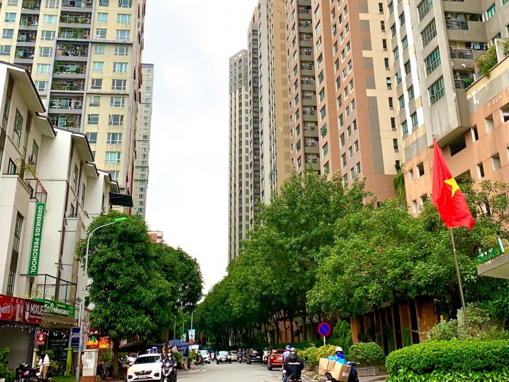 Giá căn hộ chung cư tăng cao so với năm trước. Ảnh: Tiến Anh