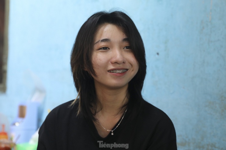 Bạn Mỹ Hiền (ở quận Phú Nhuận) chia sẻ: "Tôi đã đến quán ăn được hơn 10 lần, đồ ăn ở đây dì Ba nấu rất ngon và hợp khẩu vị".