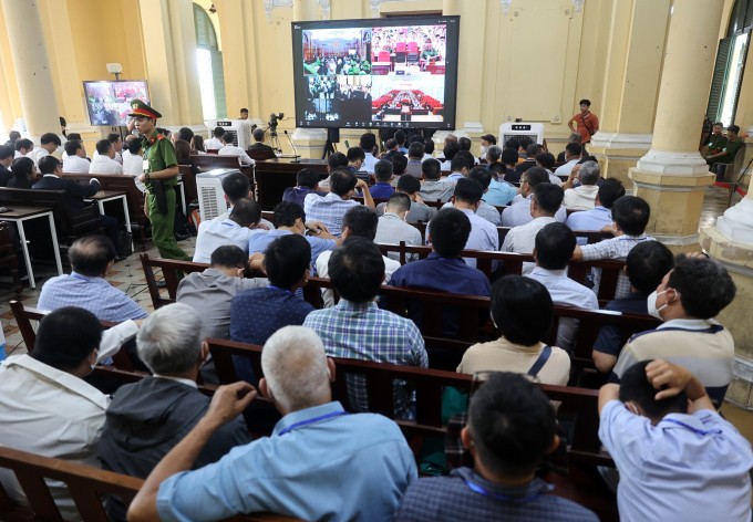 Hai cựu cục trưởng Đăng kiểm Việt Nam và hơn 250 người ra tòa - 14