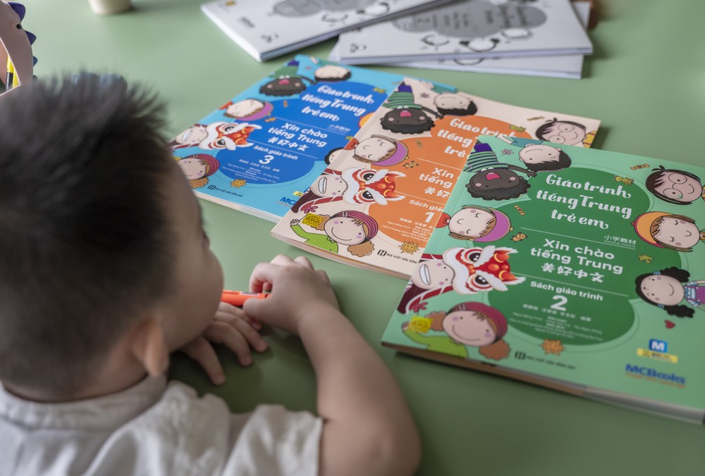 Bộ sách giúp trẻ phát triển khả năng giao tiếp ngoại ngữ tự nhiên và linh hoạt (Ảnh: MCBooks).