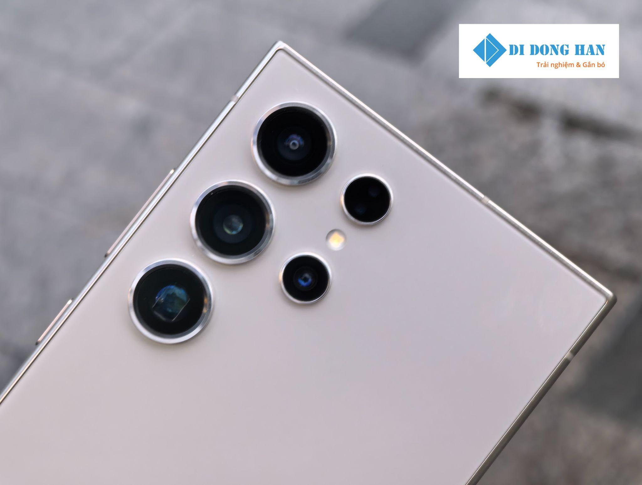 3 chiếc điện thoại Samsung được người dùng ưa thích trong năm 2024 - 2