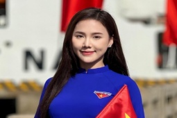 Bất ngờ với danh tính của cô gái xinh như nắng trong tà áo dài Đoàn thanh niên