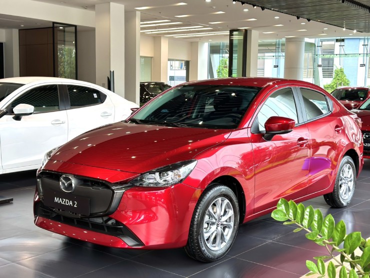 Những điểm nhấn nổi bật của sedan Mazda2 giá từ 408 triệu đồng - 1