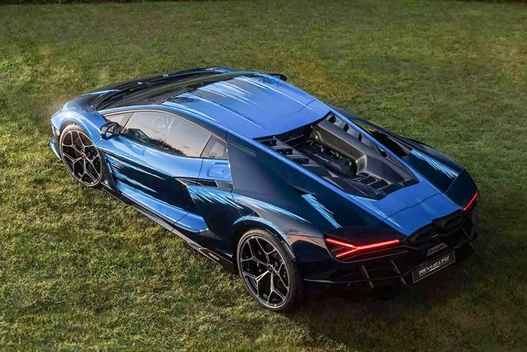 Siêu xe Lamborghini Revuelto Opera Unica độc bản lộ diện - 5