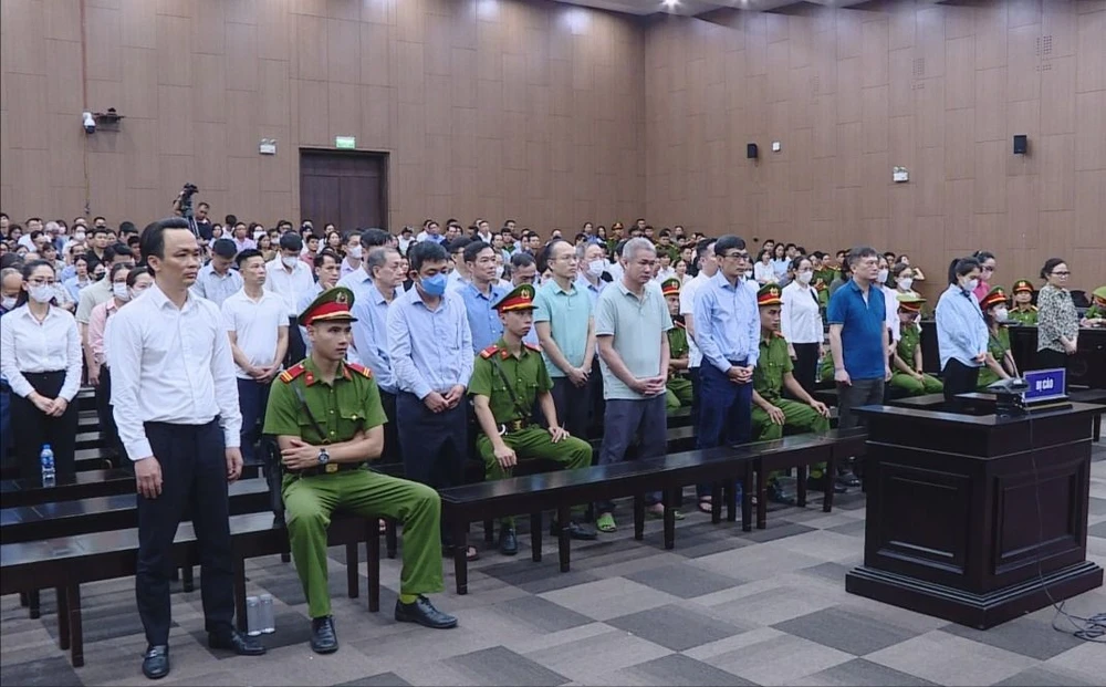 Thủ tục Nhận Tiền Bồi Thưởng trong Vụ Trịnh Văn Quyết: Gửi Đơn Yêu Cầu Thi Hành Án