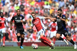 Bóng đá - Video bóng đá Arsenal - Lyon: Điểm nhấn phạt góc, đăng quang xứng đáng (Emirates Cup)