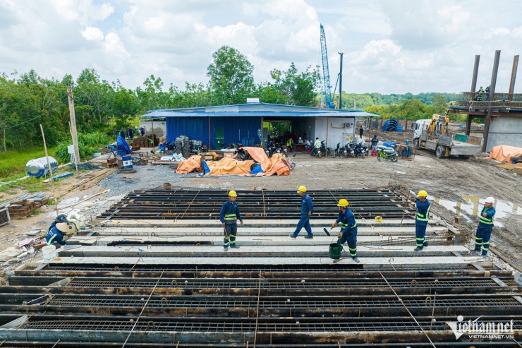 Đường Hồ Chí Minh Chơn Thành - Đức Hòa: Huy động lực lượng, đảm bảo tiến độ thông xe kỹ thuật