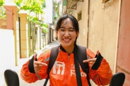Bạn trẻ - Cuộc sống - Nỗi niềm nữ sinh viên chọn nghề shipper