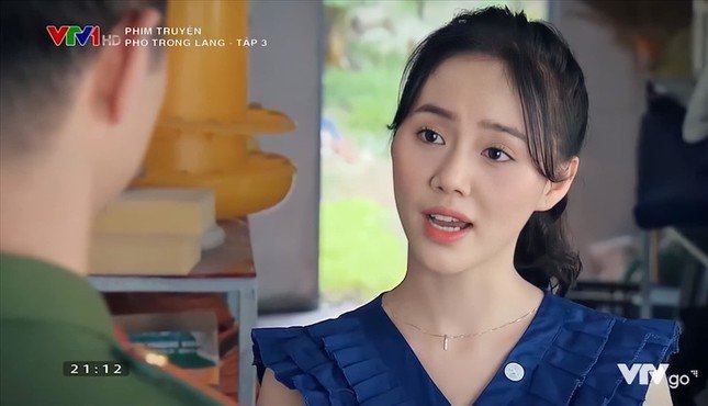 Khi đóng phim, Minh Thư thường được giao những vai cá tính, sắc sảo. Từ vai cô Hải bán quạt có lối nói chuyện xéo xắt ở Phố Trong Làng đến những cô con gái nhà giàu quen muốn gì được nấy trong Nơi Giấc Mơ Tìm Về, Lỡ Hẹn Với Ngày Xanh… Nhất là với vai Đào ở dự án mới nhất, Minh Thu càng chứng tỏ cô rất hợp với mẫu nhân vật lanh lẹ, hoạt bát.