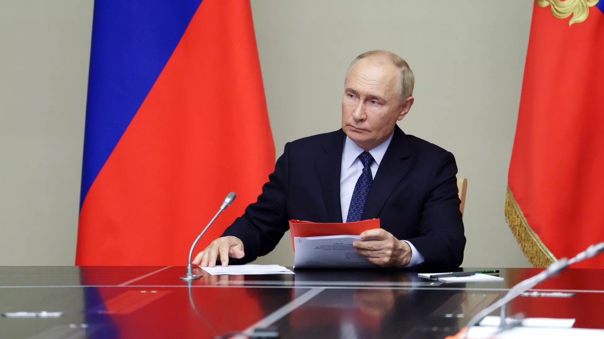 Ông Putin họp về tình hình vùng Kursk (ảnh: RIA Novosti)