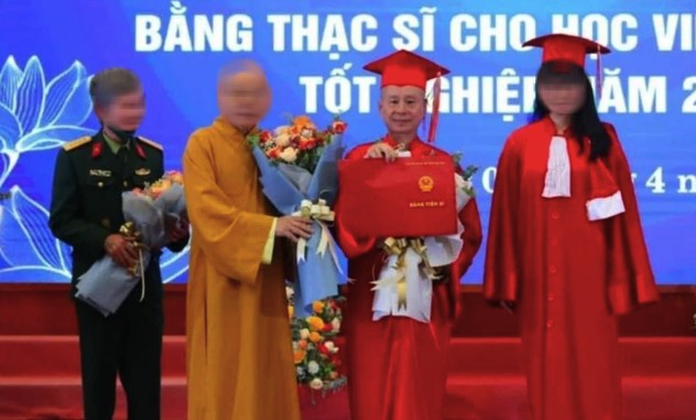 Th&#432;&#7907;ng t&#7885;a Th&iacute;ch Ch&acirc;n Quang (th&#7913; 2 t&#7915; ph&#7843;i sang) nh&#7853;n b&#7857;ng ti&#7871;n s&#297; lu&#7853;t v&agrave;o th&aacute;ng 4-2022 - &#7842;nh: C&#7893;ng TT&#272;T GHPG Vi&#7879;t Nam