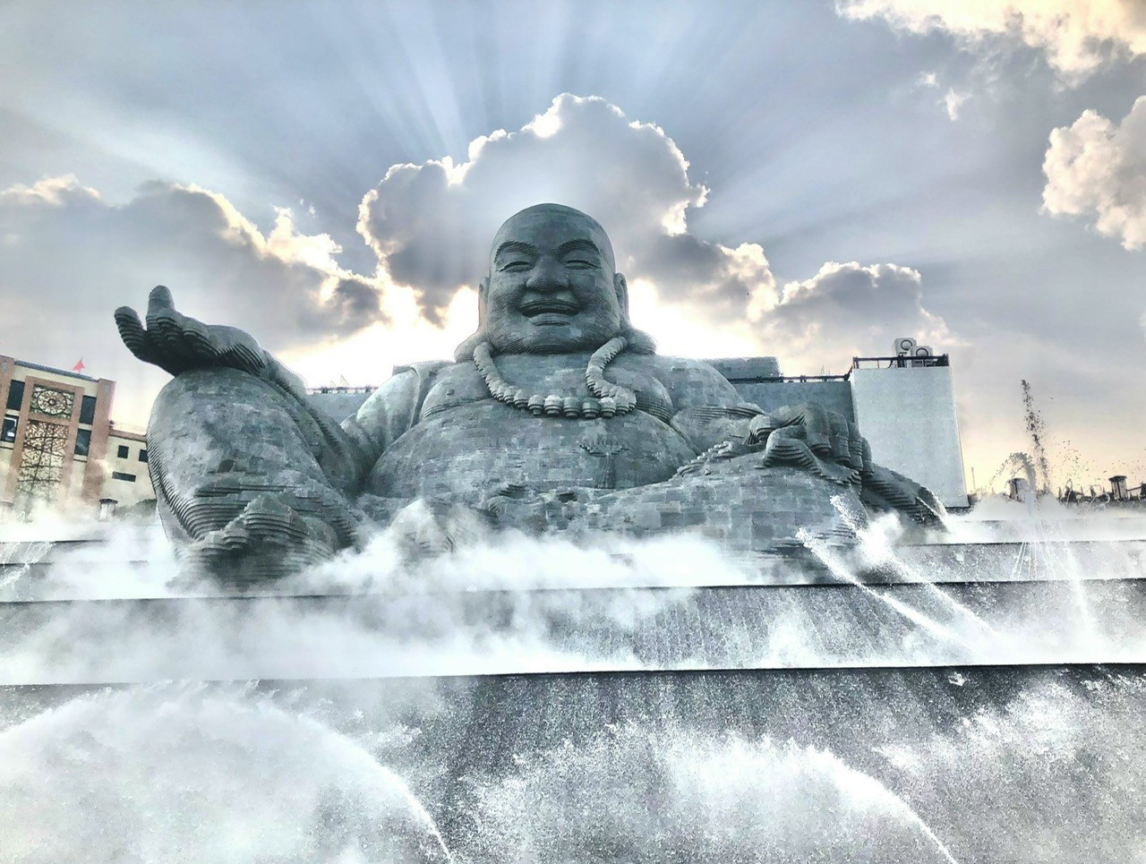 Mây phủ kín đỉnh núi, “nóc nhà Nam bộ” không hổ danh miền tiên cảnh - 7