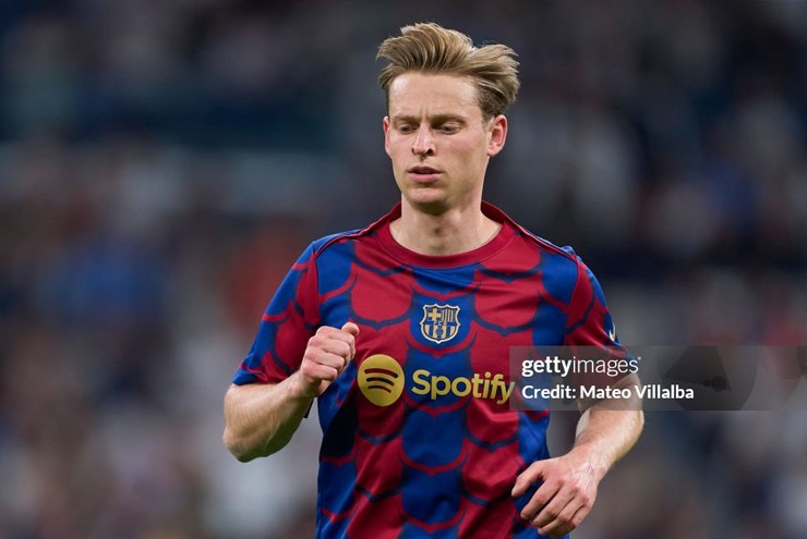 De Jong không còn là cầu thủ bất khả xâm phạm của Barcelona