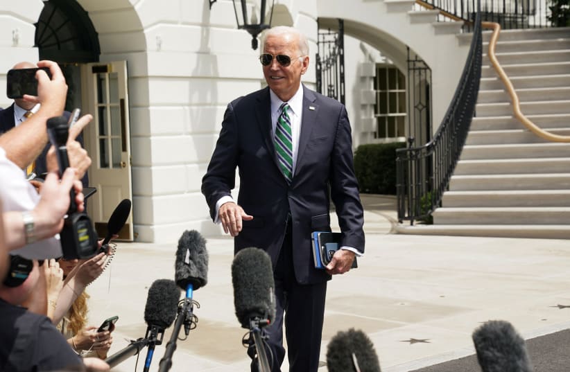 Ông Biden rời Nhà Trắng hôm 13/8 để tới bang&nbsp;New Orleans.&nbsp;Ảnh: Reuters.