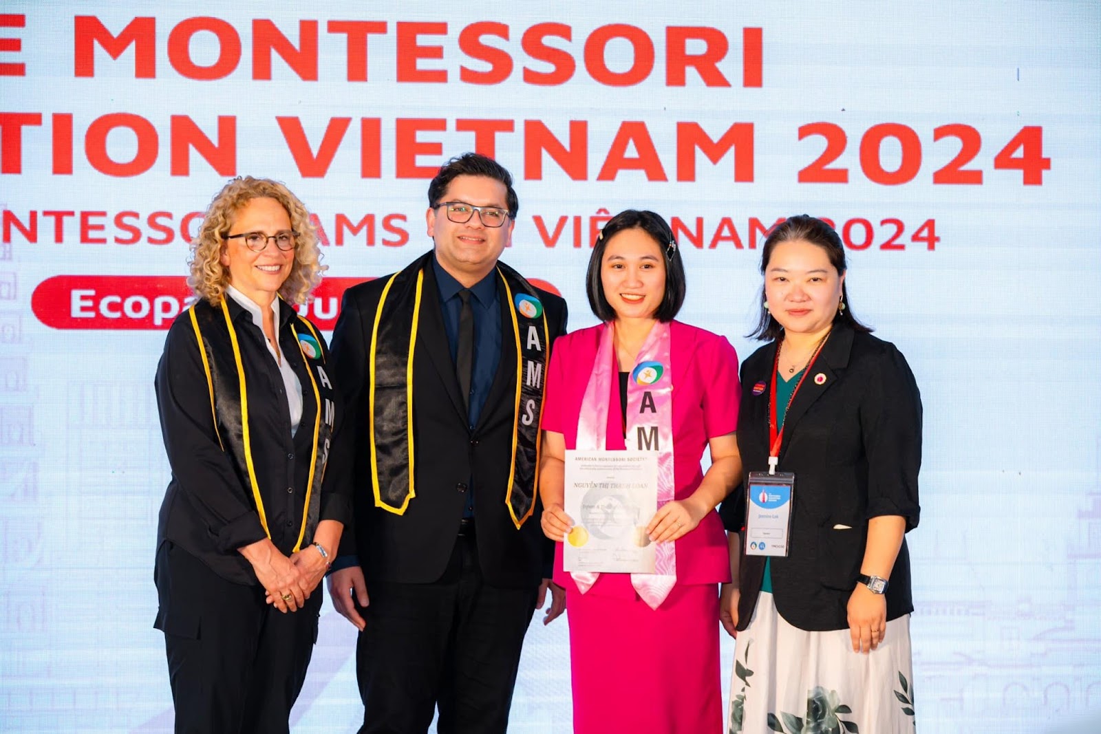 CEO ‘Cộng đồng Montessori trong gia đình Việt’ Loan Loan Nguyễn tham gia Hội nghị Montessori AMS tổ chức vào ngày 1-2 tháng 6/2024 vừa qua tại Hà Nội.