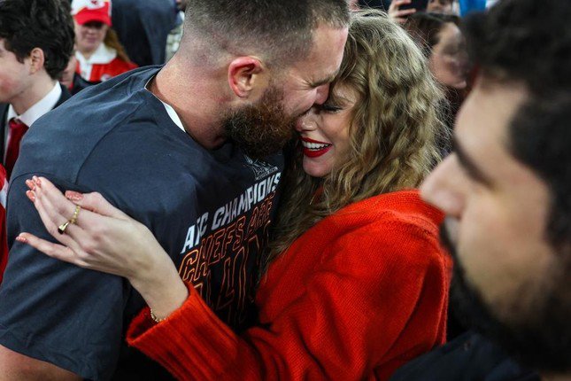 Taylor Swift và Travis Kelce đã sẵn sàng về chung nhà nhưng phải có thỏa thuận tiền hôn nhân. Ảnh: Getty Images.