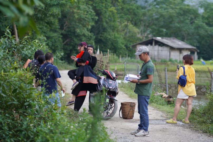 Thu Hà Ceri là hot girl người Tày sinh năm 2002 khá quen mặt ttruyền hình: "Món quà của cha", "Thương ngày nắng về"... Với điện ảnh, cô góp mặt trong "Lật mặt 7: Một điều ước" và "Móng vuốt".