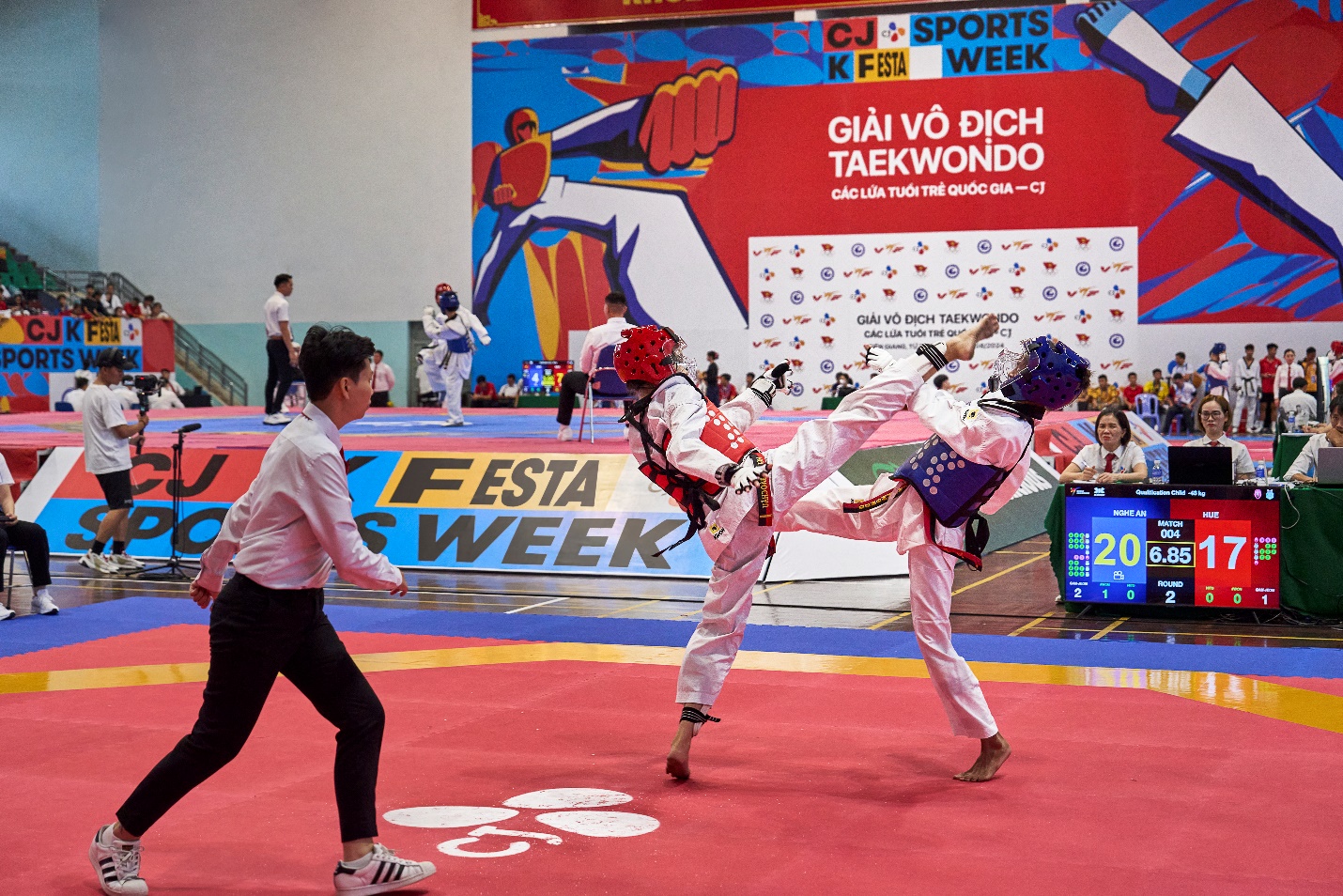 Giải Vô địch Taekwondo các lứa tuổi trẻ Quốc gia – CJ đang diễn ra với những trận tranh tài hấp dẫn tại Tiền Giang