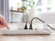 Thời trang Hi-tech - Chọn ổ cắm nối dài sao cho an toàn chống cháy nổ