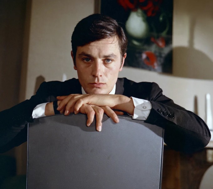 Nét điển trai khuynh đảo màn ảnh của tài tử Alain Delon - 9