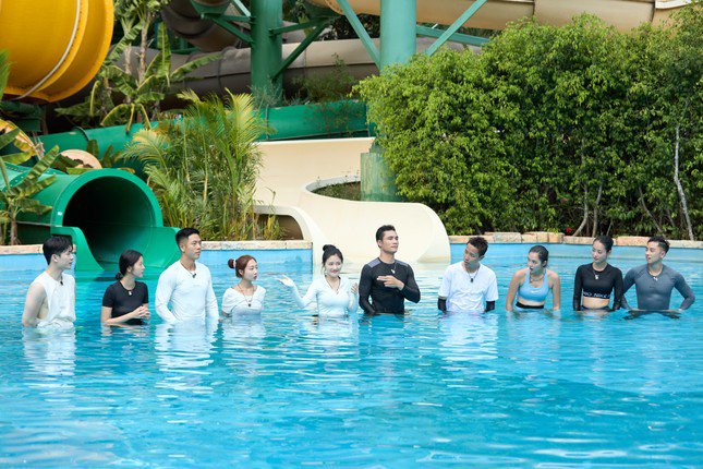 10 người chơi trong thử thách tìm cơ hội ưu tiên chọn đối tượng hẹn hò.