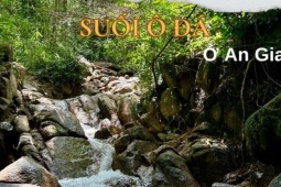 Du lịch - Đổ xô đến Ngoạ Long Sơn tắm suối Ô Đá