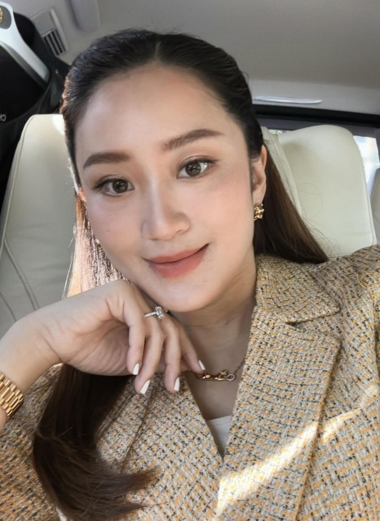 Một số bộ cánh đời thường của bà Paetongtarn -
Ảnh: INSTAGRAM.