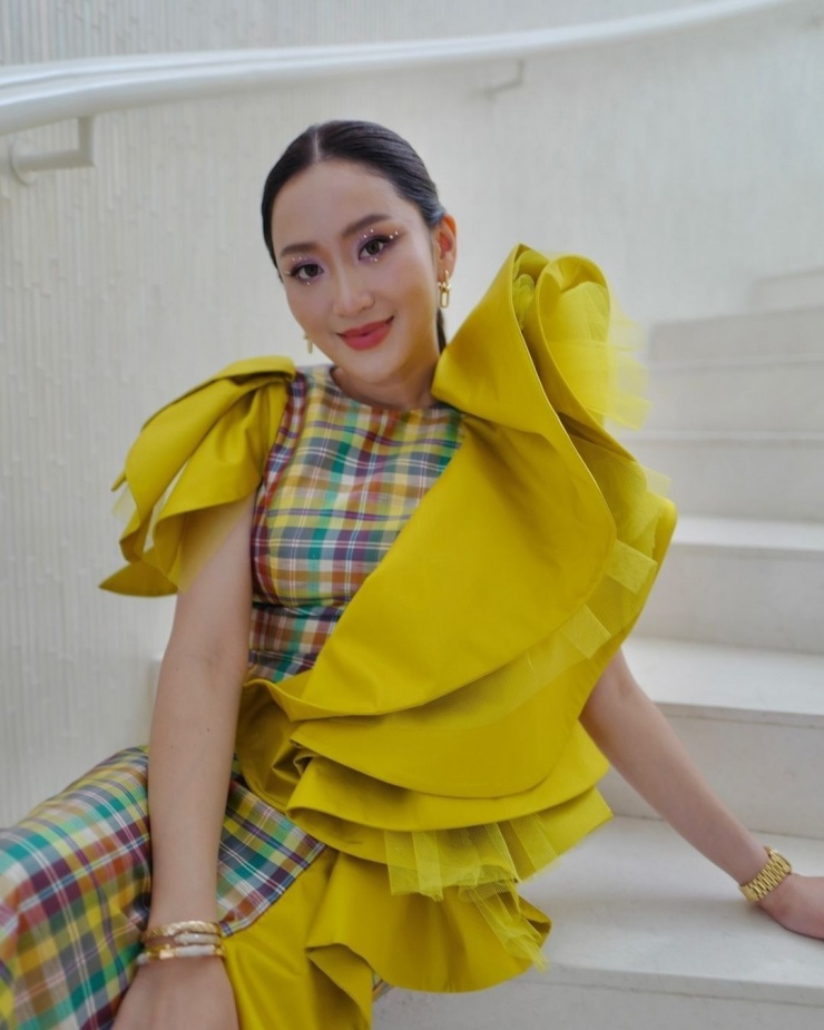 Phong cách thời trang sang trọng của tân Thủ tướng Thái Lan Paetongtarn Shinawatra - 2