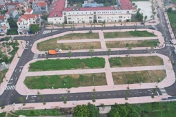 Kinh doanh - Đất huyện ven Hà Nội lên 121 triệu một m2 sau hơn 12 tiếng đấu giá