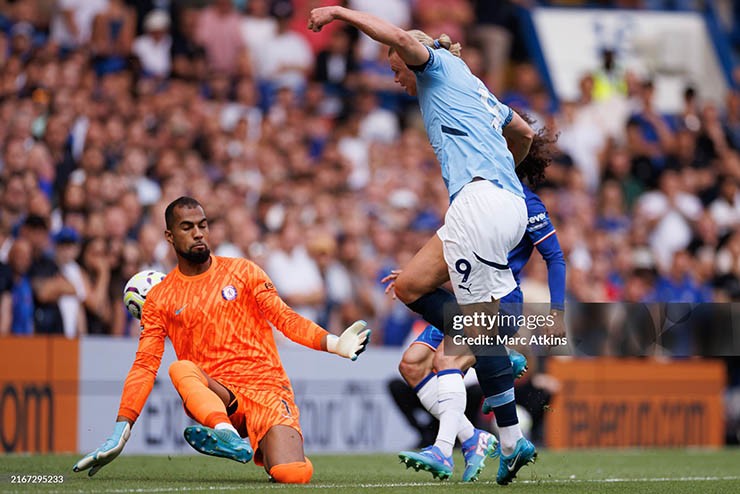 Haaland mở tỷ số cho Man City trước Chelsea