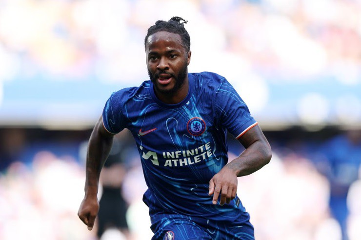 Sterling muốn đàm phán với Chelsea về tương lai của mình