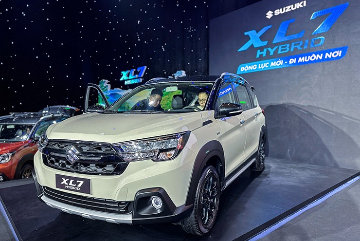 Suzuki ra mắt xe XL7 Hybrid và có giá bán 599 triệu đồng - 2