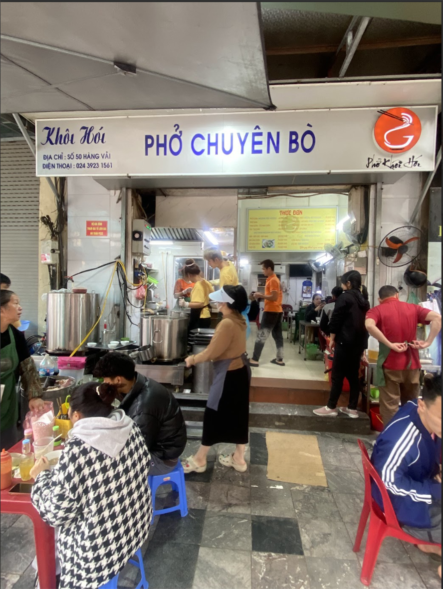 Quán Khôi Hói đạt danh hiệu Bib Gourmand từ Michelin Guide luôn tấp nập khách