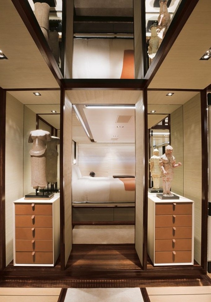 'Siêu du thuyền' của tỷ phú Anh trước khi bị vòi rồng nhấn chìm - 8