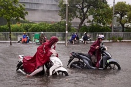 Tin tức trong ngày - Miền Bắc tiếp tục nhiều ngày mưa, khả năng xuất hiện bão ở Biển Đông 1 tháng tới