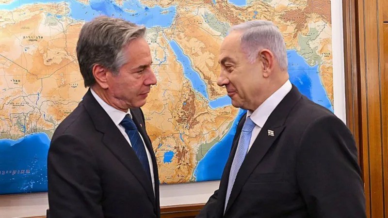 Ngoại trưởng Mỹ Anthony Blinken (trái) và Thủ tướng Israel Benjamin Netanyahu đã có cuộc hội đàm 3 tiếng ngày 19/8. Ảnh: REX