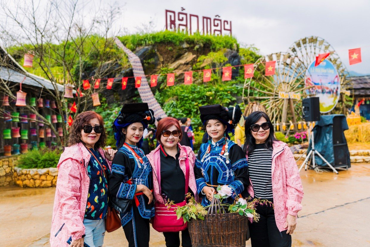 Fansipan tưng bừng lễ hội, chào đón mùa vàng đẹp nhất năm - 5