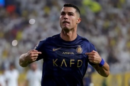 Ronaldo có nút kim cương Youtube sau 12 tiếng,  " ăn đứt "  dàn sao thể thao