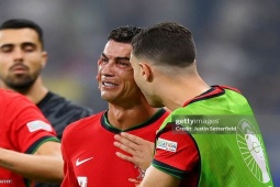 Bóng đá - Ronaldo trắng tay 3 mùa, khốn khó ở Saudi Arabia: Siêu sao nên giải nghệ ở tuổi 39?