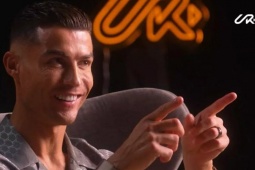 Công nghệ thông tin - Từng bị "cấm sóng", giờ Cristiano Ronaldo đang "phá đảo" YouTube theo từng giây
