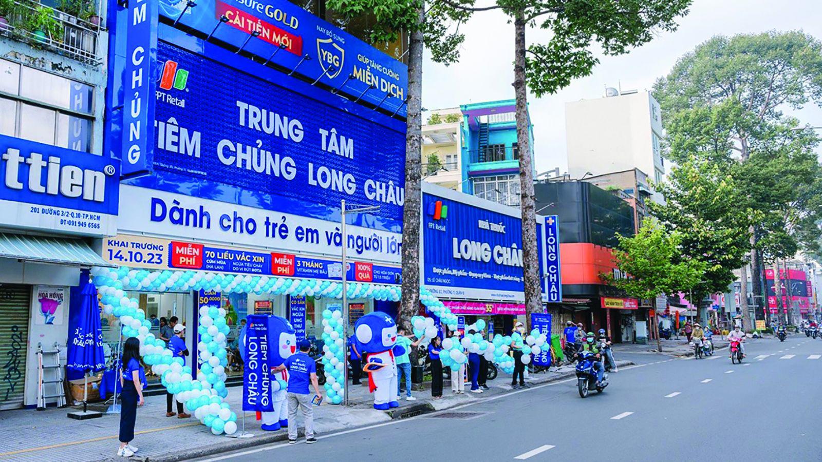 Chỉ trong 8 tháng,&nbsp;FPT Retail mở xong 100 trung tâm tiêm chủng